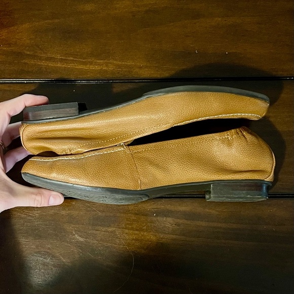 Adrienne Vittadini Leather Loafers | Tan Square Toe Flats | Size 8 - Picture 3 of 9